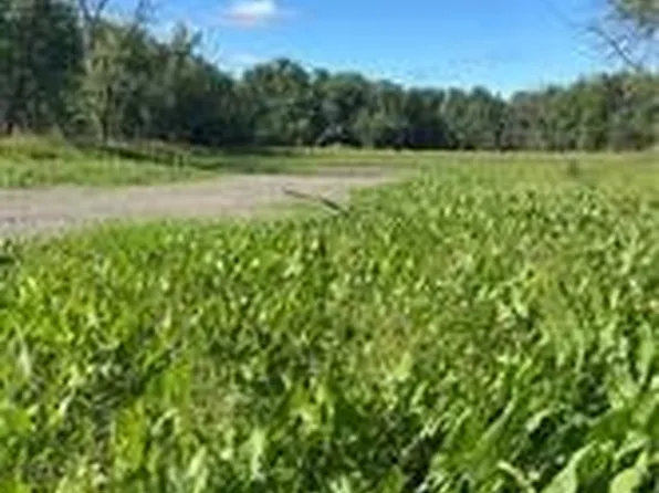 15400 Dubuque Pl, Carlisle, IA 50047