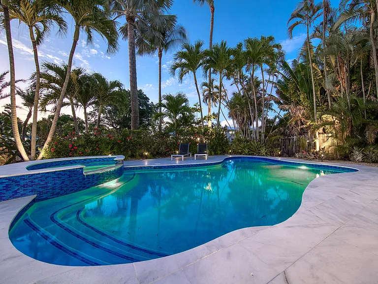1733 Coral Gardens Dr — Photo 9