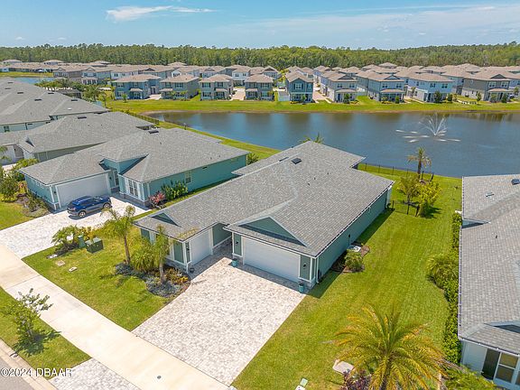 3rd image of 340 Venetian Palms Blvd