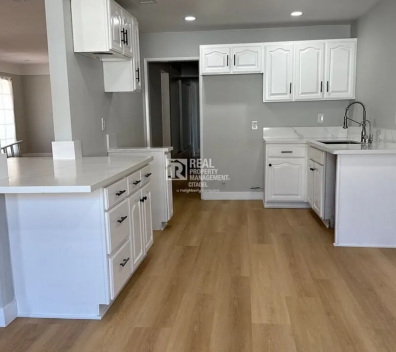 15359 Eucalyptus Ave