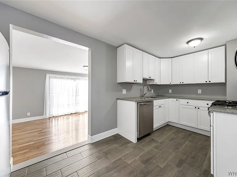 206 Wrexham Ct N — Photo 10
