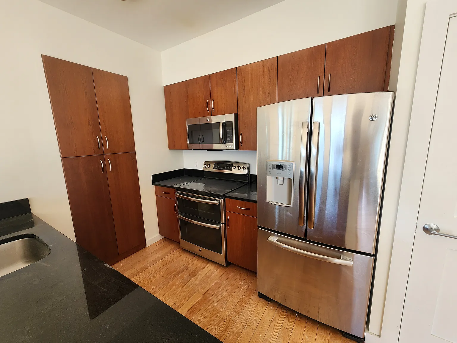 2 bed, 880 sqft, $4,125 — Photo 4