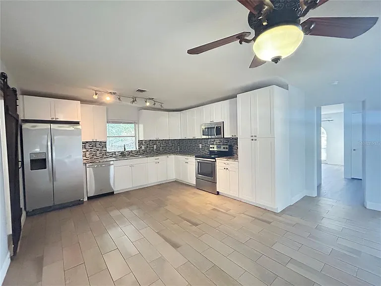 1241 N Lake Elbert Dr NE — Photo 6