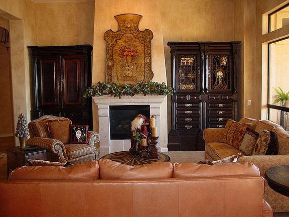 Spacious Family Room
