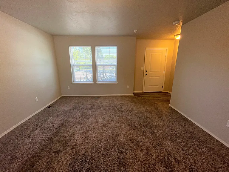 Gate House - 11026 Ustick Rd — Photo 10