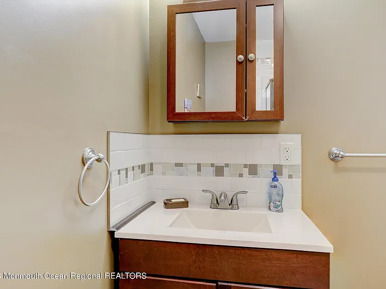 120A Randall Ave #A — Photo 26