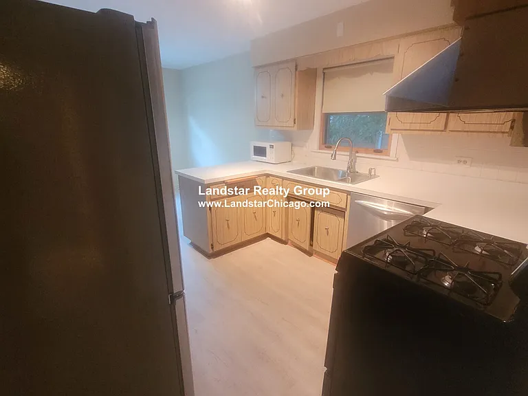 4628 N Plainfield Ave — Photo 8