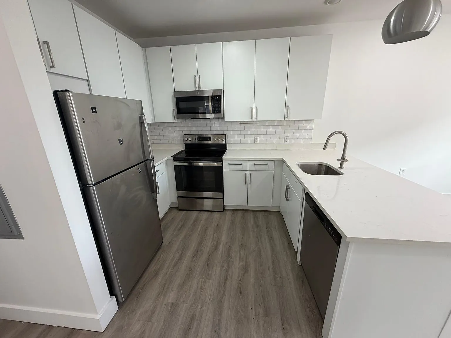 2 bed, $2,400 — Photo 4