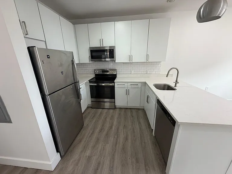 1125 Stuyvesant Ave — Photo 4