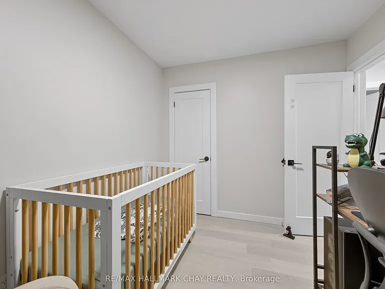 89 North St W — Photo 24