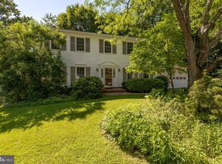 7142 Rolling Forest Ave, Springfield, VA 22152