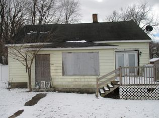 308 Rynearson St, Buchanan, MI 49107