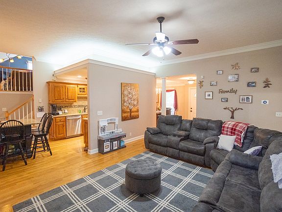 5th image of 182 Cherry Ln