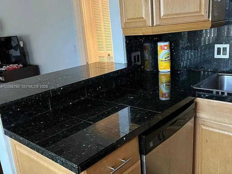 3239 W Trade Ave #2 — Photo 5
