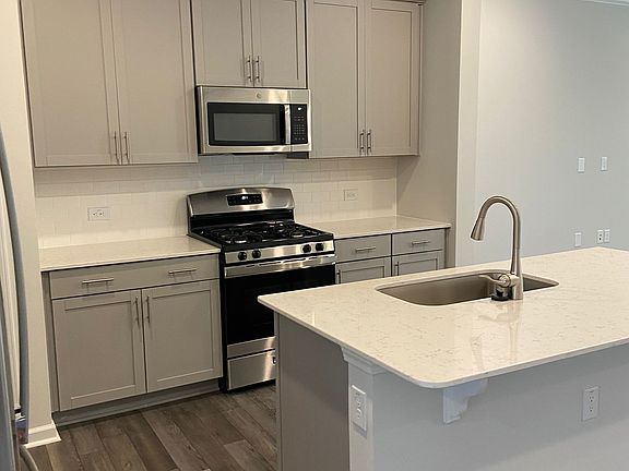 5th image of 205 Peebles Dr