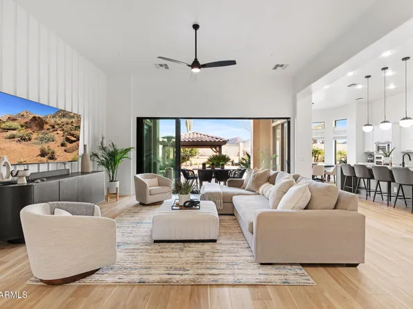 8040 E LAUREL Street, Mesa, AZ 85207