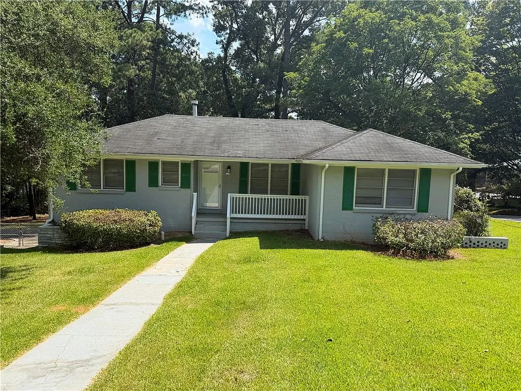 3 bed, 1.5 bath, 1245 sqft, $1,700 — Photo 2