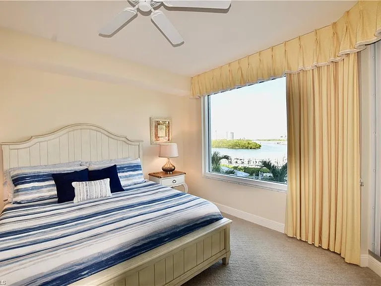 430 Cove Tower Dr #302 — Photo 12
