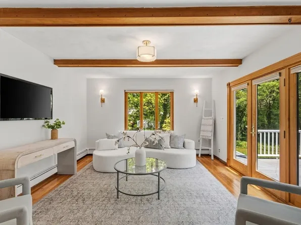 780 Waltham St, Lexington, MA 02421