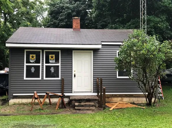 2188 E Parkwood Ave, Burton, MI 48529