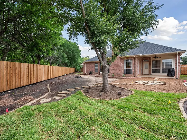 3 Savoy Ct — Photo 36