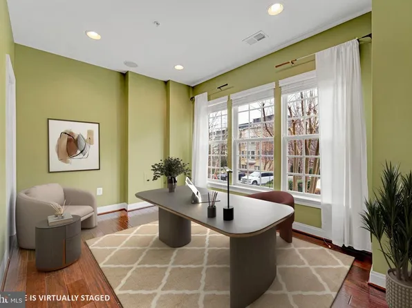 514 Overlook Park Dr #34, Oxon Hill, MD 20745