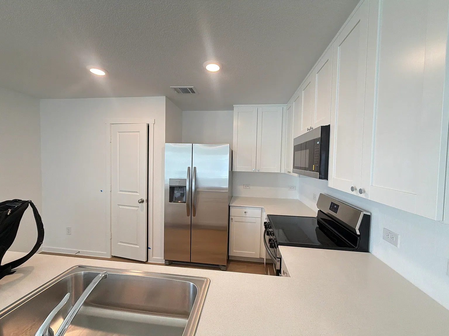 3 bed, 1569 sqft, $1,650 — Photo 2