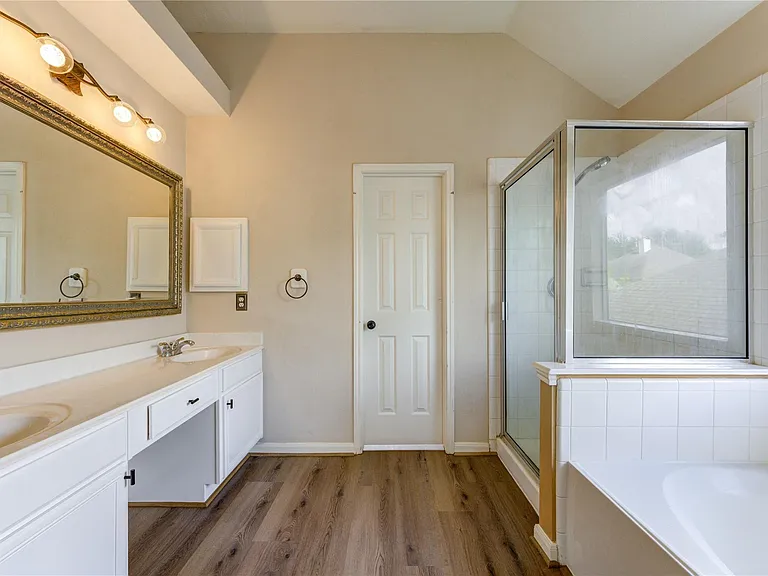 1223 Oak Canyon Ln — Photo 32