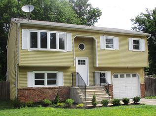 265 E End Ave, Belford, NJ 07718