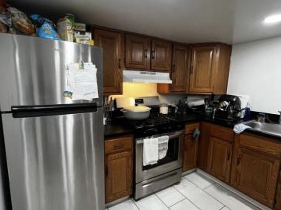 2nd image of 1319 Kearney Ave