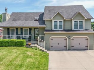 608 E 6th St, Wellsville, KS 66092
