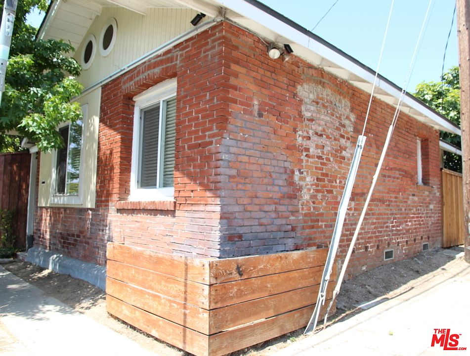 1st image of 1028 4th Ave