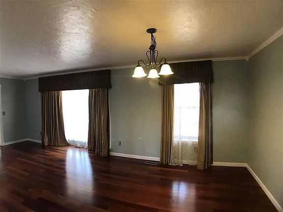 2nd image of 3301 Choctaw Dr