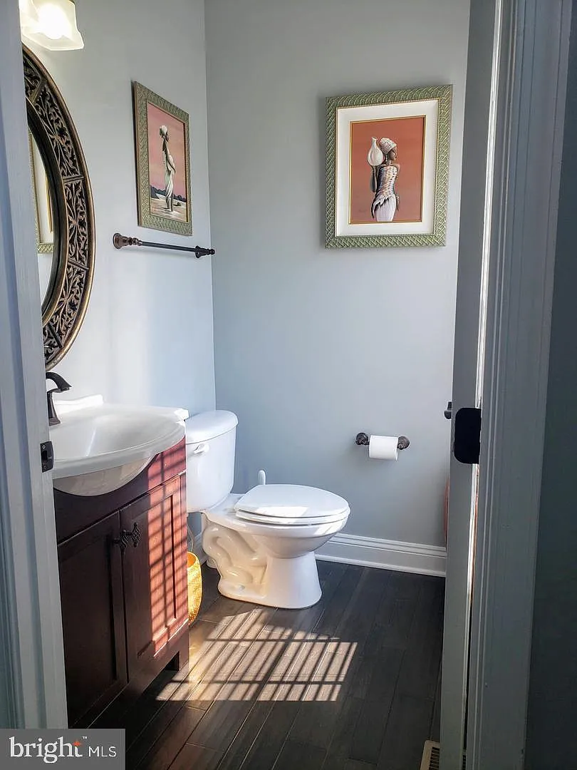 4 bed, 3.5 bath, 4293 sqft, $3,995 — Photo 3