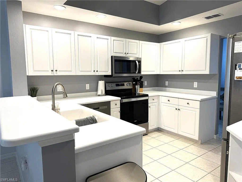 3 bed, 2.0 bath, 1853 sqft, $6,500 — Photo 4