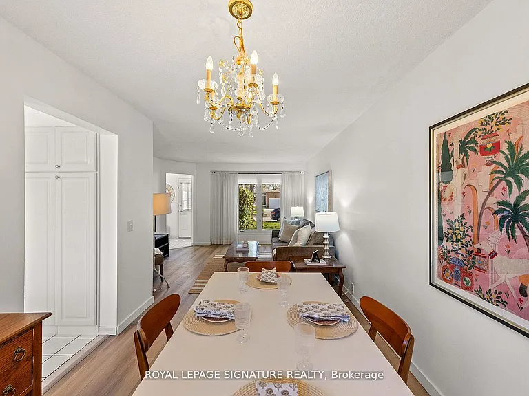 22 Madsen Cres — Photo 12