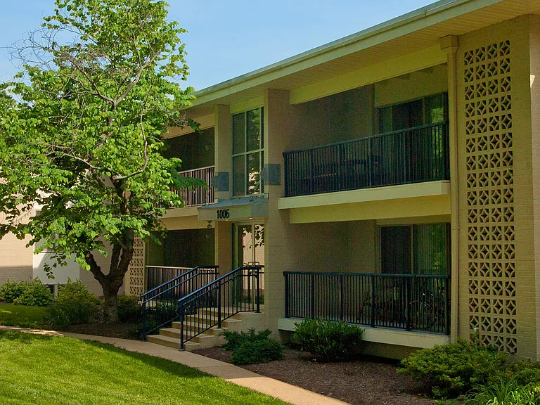 Spa Cove Apartments — Photo 31