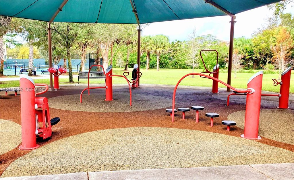 605 Oaks Dr APT 601, photo 2