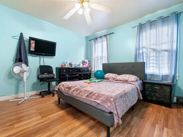 220 Armstrong Avenue image 9 of 12