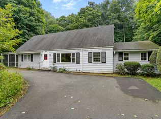 1 Meadowbrook Ln, Norwalk, CT 06850