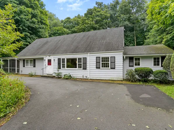 1 Meadowbrook Lane, Norwalk, CT 06850