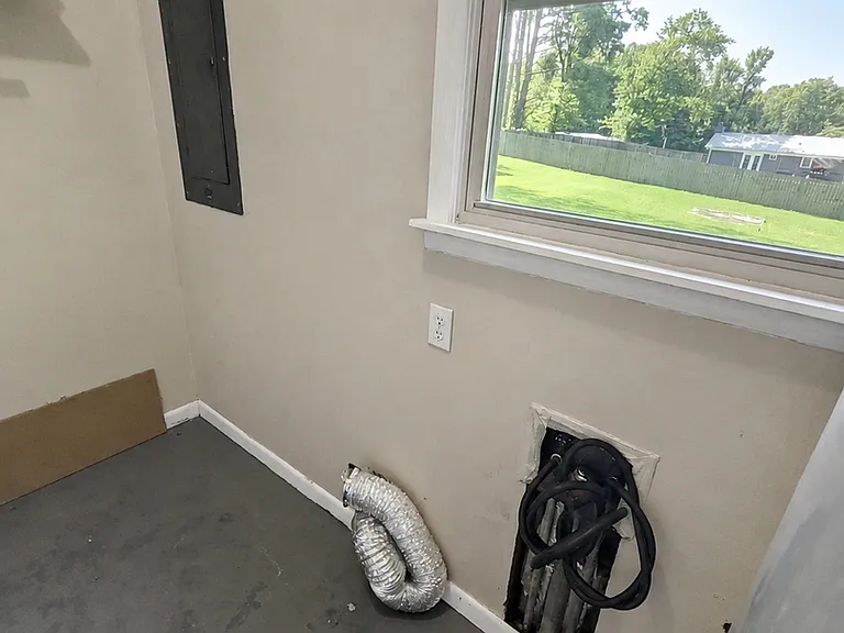 263 Williams Cir — Photo 13