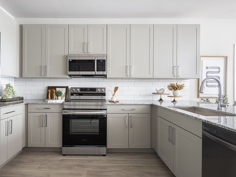 Broadstone Amelia apartments community photo