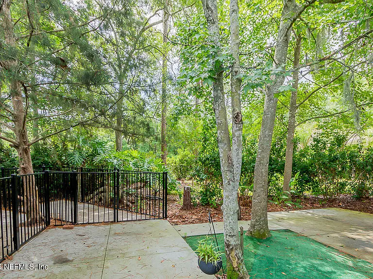 1770 Victoria Chase Ct — Photo 30