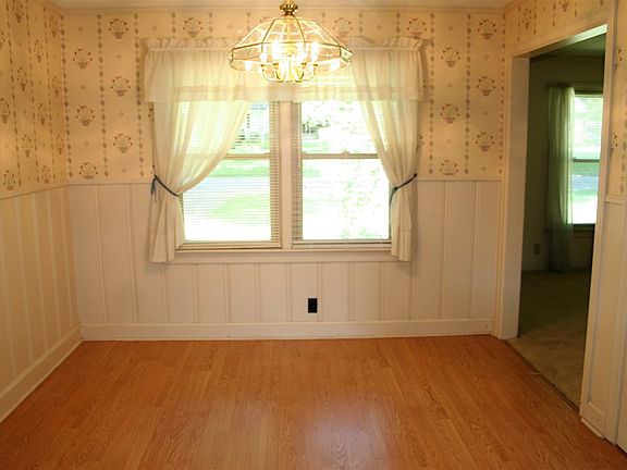 5th image of 2108 Starlight Dr
