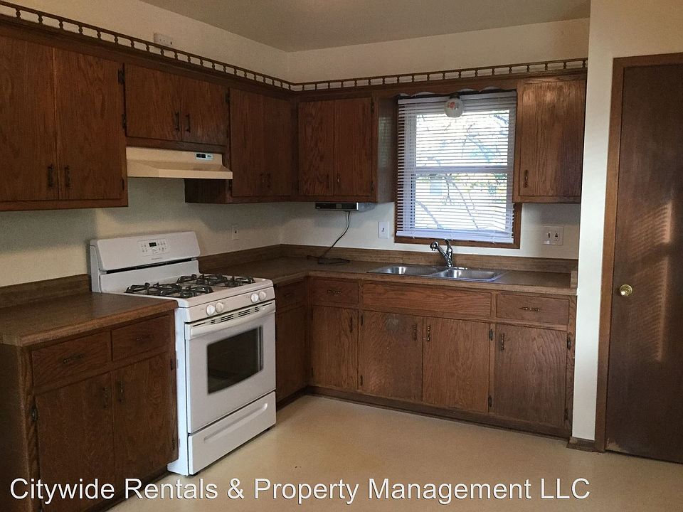 1st image of 4204 W Howard Ave #A