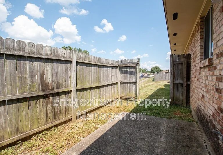 4327 Powell Rd — Photo 11