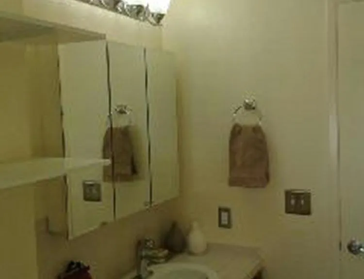 2270 Boundary St — Photo 9