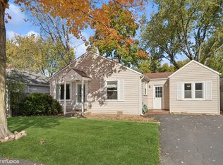 1007 Rockland Rd, Lake Bluff, IL 60044