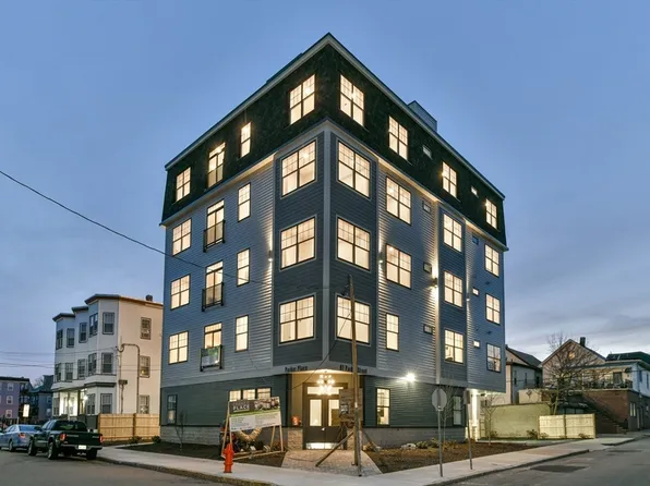 87 Parker St Unit 402, Chelsea, MA 02150